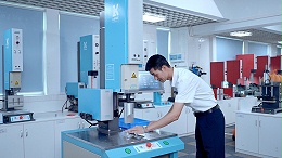超聲波焊接機(jī)在尼龍濾網(wǎng)焊接中的應(yīng)用、難點(diǎn)及解決策略